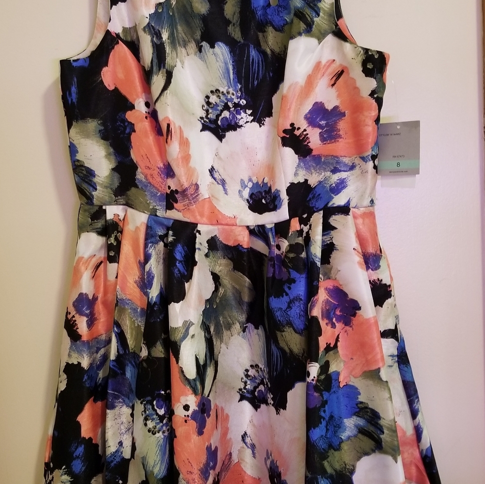 Danny & Nicole Casual Dress - Size 8 - Coral Flora